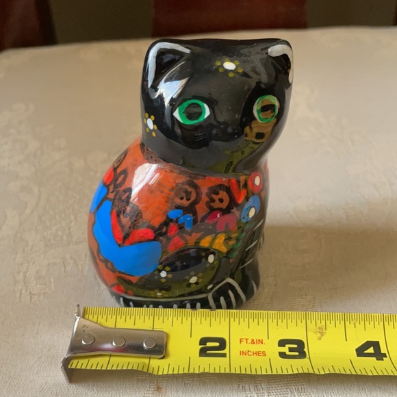 Vintage folk art Mexican hand-painted red ware pottery cat, signed - Picture 9 of 10